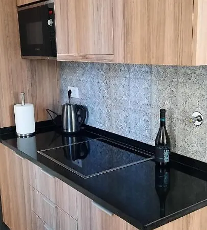 Casa Da Acoteia - Spacious 3 Bedroom Apartment In Faro With Private Terrace