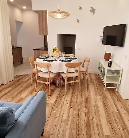 Casa Da Acoteia - Spacious 3 Bedroom Apartment In Faro With Private Terrace شقة
