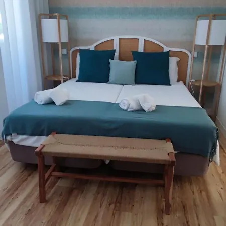 Casa Da Acoteia - Spacious 3 Bedroom Apartment In Faro With Private Terrace